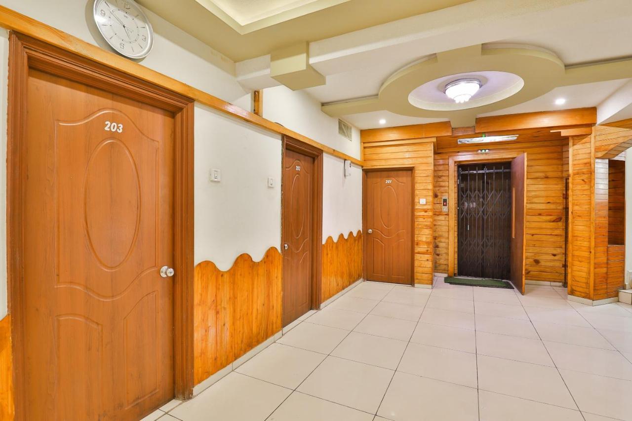 Oyo 19637 Hotel Mansi Sherotene Vapi Eksteriør billede