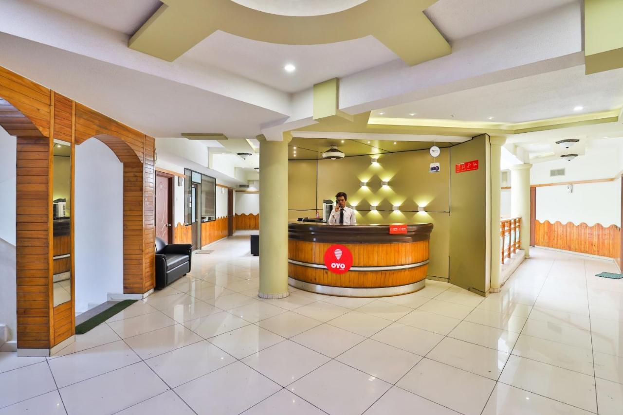 Oyo 19637 Hotel Mansi Sherotene Vapi Eksteriør billede